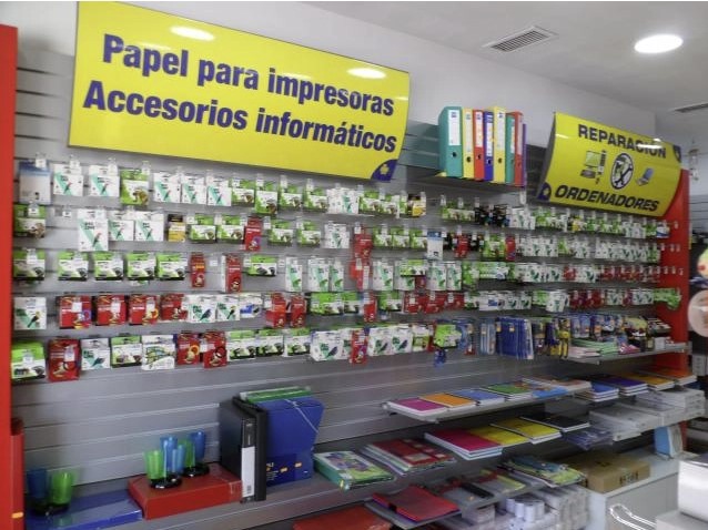 Tienda de tecnología en Madrid con una amplia oferta de tintas y tóners de impresora de diferentes marcas